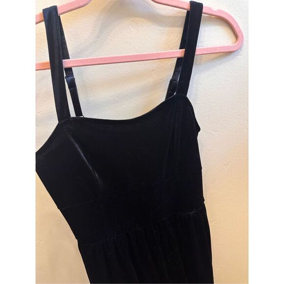 Old Navy Black Velvet Spaghetti Strap Jumpsuit Size Small NWOT - Picture 4 of 7